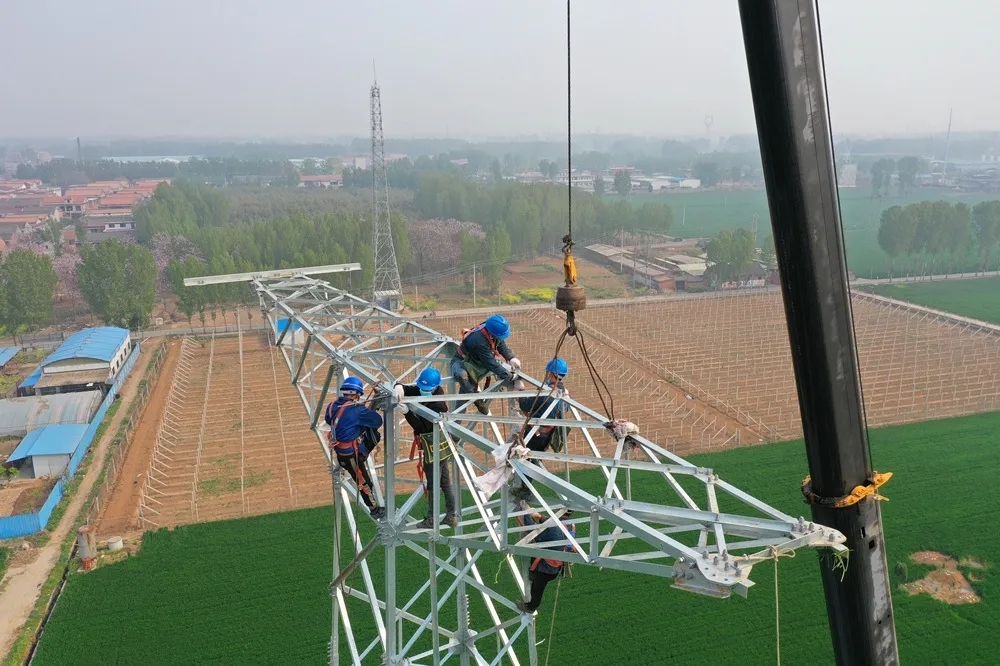 开云足球吊车助力太焦铁路早通电